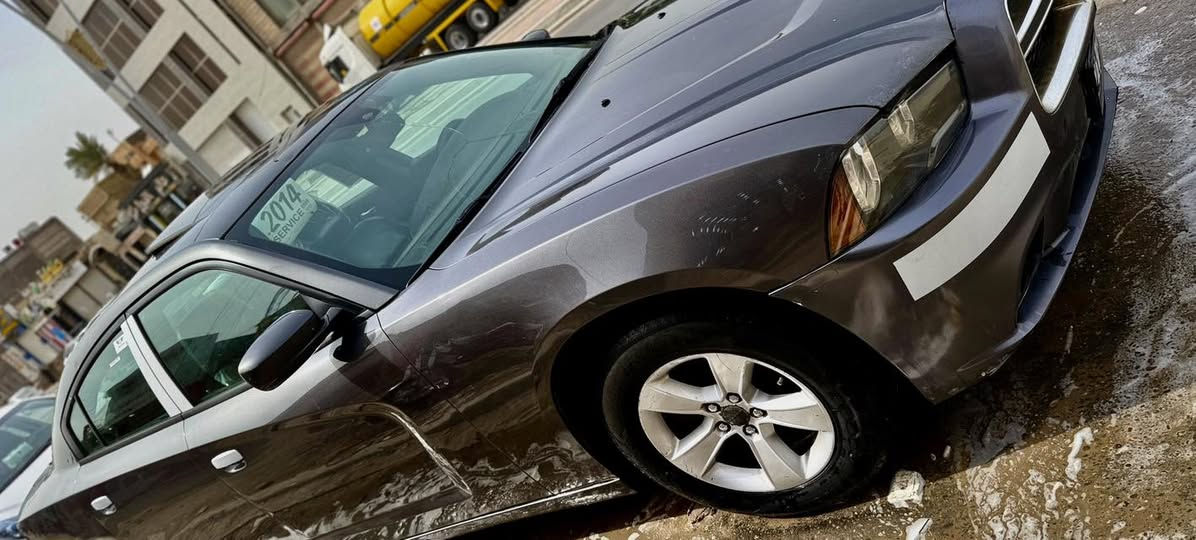 السلام عليكم سياره جارجر 2014اصل كفاله من كصه بيع او مراوس حسب قناعه سعره 80وبيها مجال رقم صاحب سياره (***********) تصال او اساب مكان بصره
