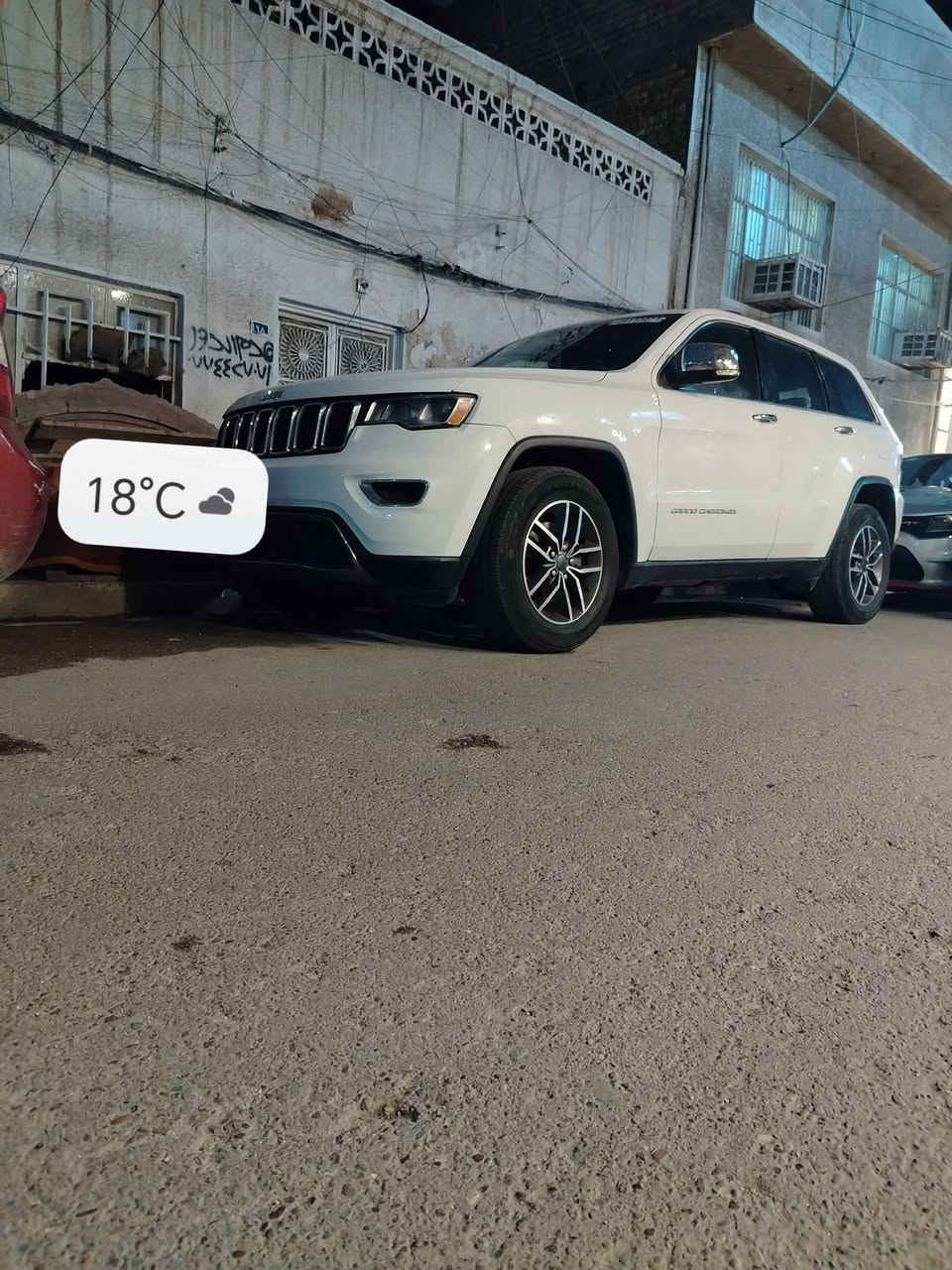 سلام عليكم عندي جيب للبيع
١ سياره جيب شيروكي لمتيت
٢ بنرامه في السكف
٣ ٤٪٤ محرك ٣٦٠٠
٤ قياده ذاتيه رادار امامي
٥ الويل ١٨ طارات وسط
٦ الكوشن جلد
٧ حساس خلفي كامره ثلاثي
٨تدفئه كوشن تدفئه تبريد امامي خلفي
٩صندوق كهربائي
١٠ ماشيه ٥٢ الف ميل
١١موديل ٢٠٢٠تشغيل عن بعد
١٢ ضرر تبديل جاملغ امامي مع صبغ   باب السائق تبديل مؤسسه الباب الخلفي تصليح بسيط جدا
١٣ سعر   ٥٠٠ /٢٧ الف دولار                                                    ***********.14    
15 بغداد الطوبجي
