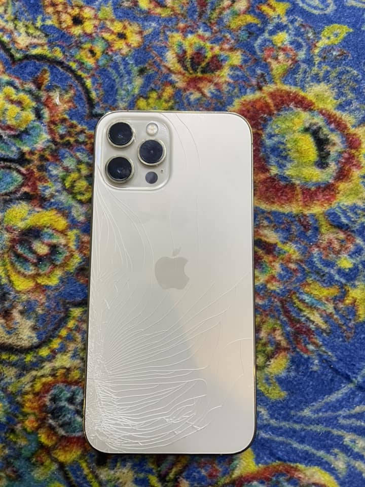 12 برو ماكس امبدل شاشه فقط وفيس ايدي عطلان عنوان البصره تنوّمه سعر 325 وبي مجال ***********
