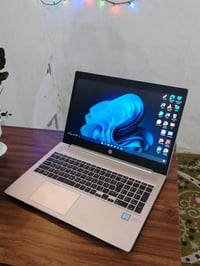 HP شاشة 15.6 • i5 الجيل الثامن • 8GB 256GB SSD