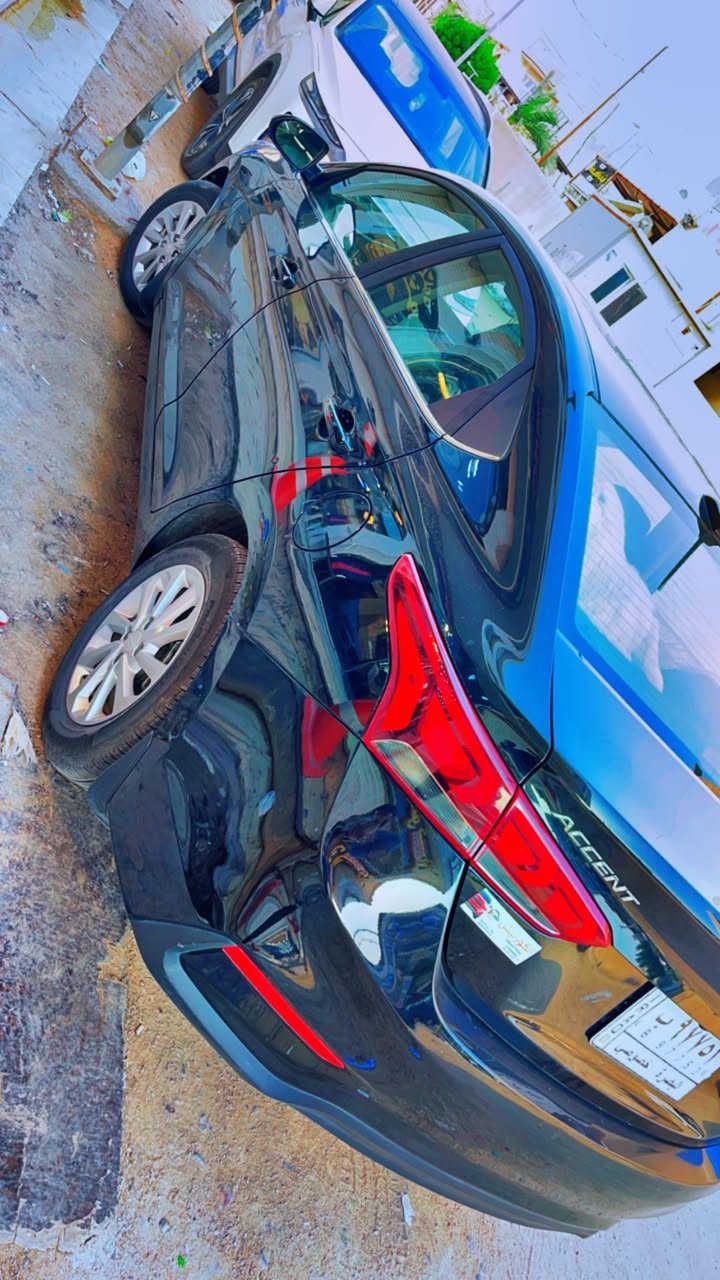 اريد مراوس ب K5 
اكسنت مديل 22 بسمي 
من البصره وحاضر للفرق
وتساب فعال ***********
واذا بيع هم حاضر
