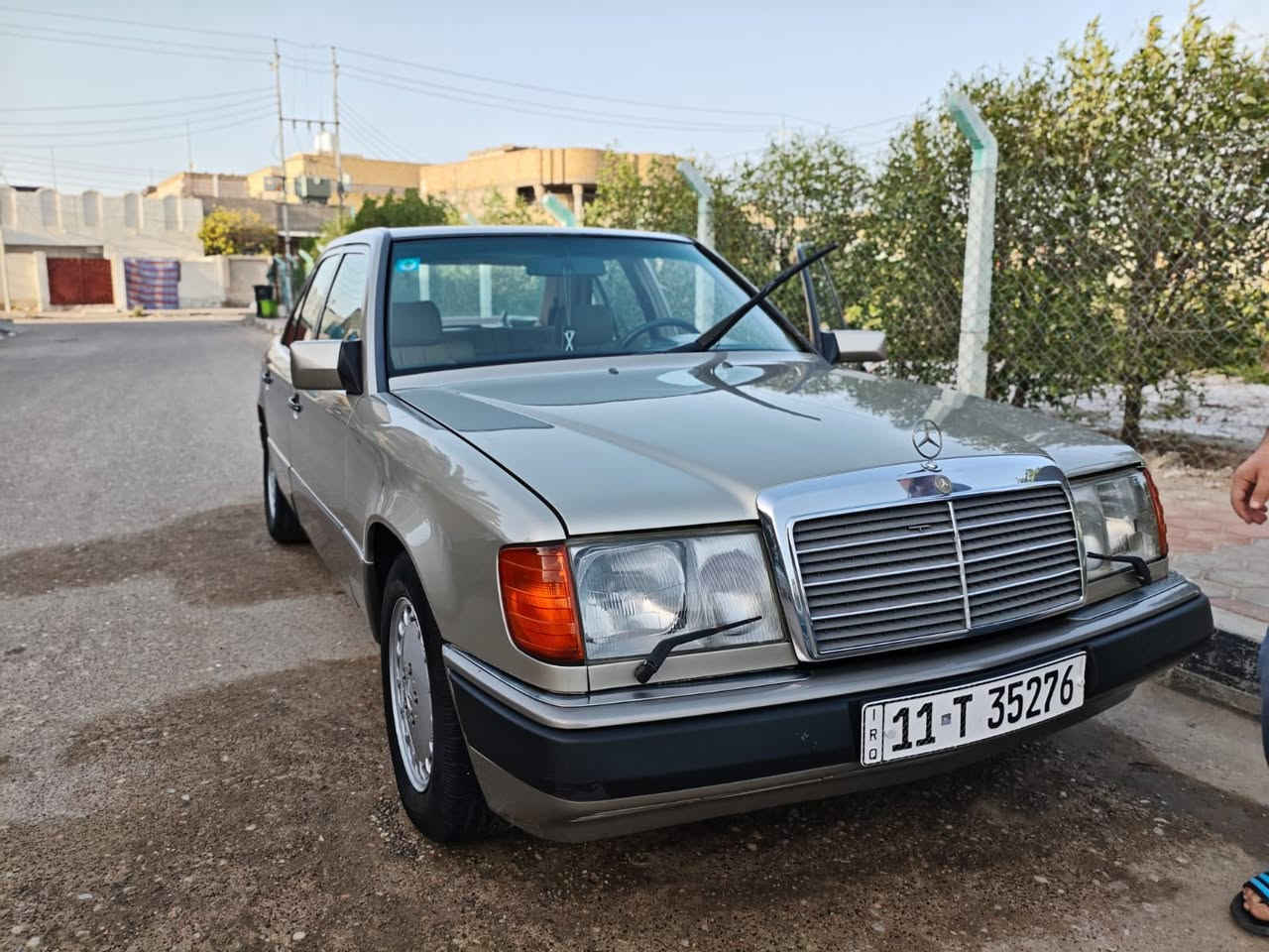 السلام عليكم
مرسيدس دب محرك 2500 
السيارة جاهزه محرك كير تبريد رقم بغداد مداور ثاني يوم 
السعر 77 و بيها مجال 
العنوان الناصرية حي الشهداء 
***********

