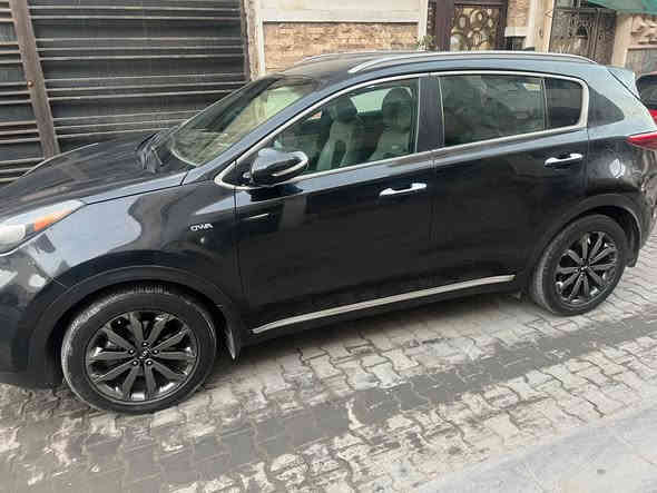 سلام عليكم  
كيا سبورتج للبيع موديل 2018
 وارد امريكي فول ماعدا البنراما
حادثها جاملغ وبنيد فقط 
مكينه 2400 
ماشيه 72
بصمة تشغيل وبصمة وابواب 
كشن جلد كهربائي تدفئة وتبريد 
الداخل نظيف

السعر ( 162)
*********** ابو ملاك
