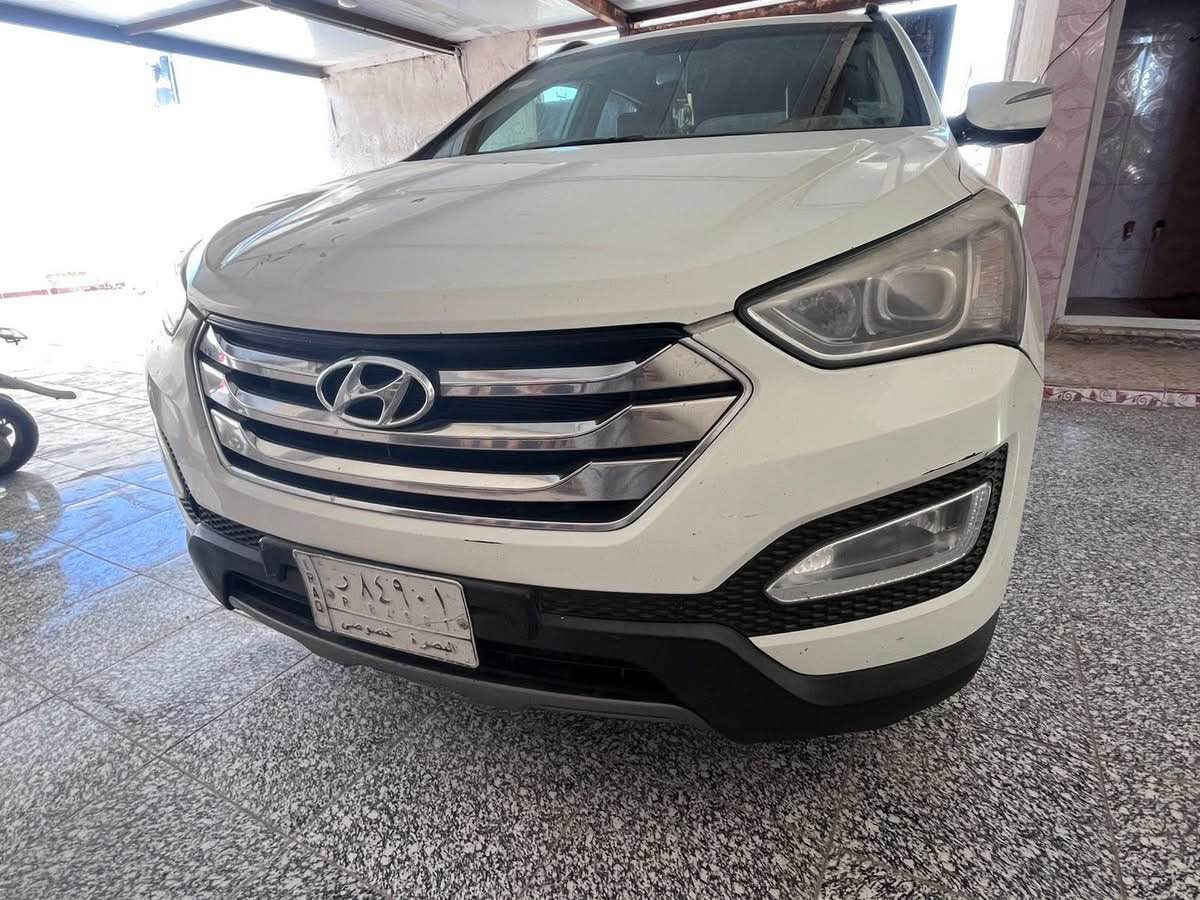 يالله. 
سنتافي 2013 خليجي 6 سلندر 
تحكم ستيرن جهتين
كاميرا خلفيه حساسات
مرايات كهربائية 
كير محرك مكفولات+ تخم تاير  
 تبديل جاملغ الامامي وصبغ 
السيارة خير من الله ما تصرف عليها ربع دينار 
السياره بصره بسمي (شرط تحويل)
السعر 165$ بيها مجال بسيط
البصره. الدير. منطقه سيدعلي النور
*********** القرنة, البصرة
