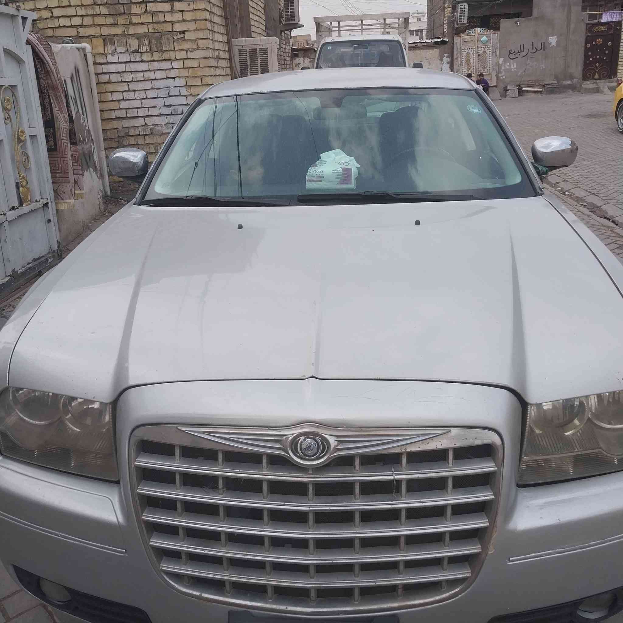 سيارة أوباما بسمنة للبيع موديل2008 بيه حادث جاملغ الامامي ***********جهت السايق  وهاذ رقم
