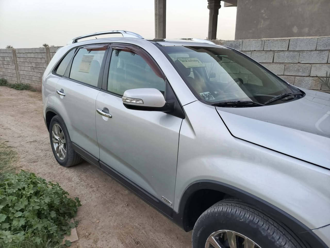 للبيع كيا سورنتو 6 سلندر دوش امريكي كلين بدون ضرر مكفول موديل 2011 رقم بغداد 
1-محرك سته سلندر 3500  دوش دوش جديد
2-فتح سقف بانوراما 
3- 7 راكب 
4-  3 قطع تبريد 
5-مناخ منفصل 
6-كرسي كهرباء للسائق 
7-مثبت سرعه 
8-اشارات بالمرايا 
9-مرايا طي كهرباء 
10-تحكم ستيرن 
11- كلين مكفول 
12-حساسات خلفيه 
13-حاكيه بلوتوث 
14- كشنات تدفئة تبريد
15-كشنات جلد بلادي
16- مكينة جديدة كير كفالة
17-ايرباكات سليمة
18-لايت زنون
19- حدادية جديدة خلفي امامي
السعر 165 بيه مجال...مكان السيارة بسماية للاستفسار ***********
