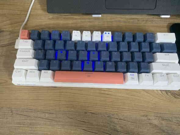 تم التعديل 👇

📌 لابتوب Dell XPS 9560 للبيع

💻 شاشة 15.6” FHD
🎮 كارت شاشة GTX 1050 – 4GB
🔹 الجهاز نظيف جدًا ما مفتوح وما بيه ولا شخط

🔹 يجي وياه:
• ستاند معدني
• ماوس كيمينغ
• ماوس باد
• كيبورد ميكانيكي Blue Switch

🧩 المواصفات الأساسية:
• i7-7700HQ
• رام 16GB
• SSD 512GB
• بدون بصمة
• كيبورد مضيء

🎯 مناسب للدراسة، الشغل، واللعب — أداء ممتاز ويشغل الألعاب بقوة

💰 السعر: 550 ألف وبيه مجال بسيط

📞 ماسنجر أو واتساب: ***********
📍 بغداد – حي القاهرة
🚫 ماكو توصيل
