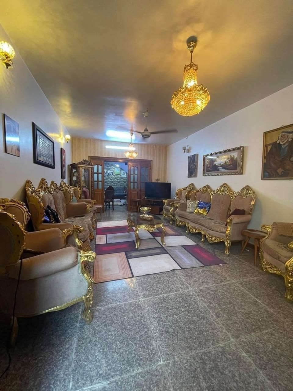 عقارات-الخضراء - نسعى - دومآ- نحو- الافضل
#اعلان رقم ((885))

#دار بناء درجه اولى للبيع في منطقة السيدية مربع الضباط  

#مساحة : 200 متر واجهه:8م

#المحتويات : 1  غرفه نوم  طابق أول صالة  استقبال هول داخلي مطبخ  خدمات متكاملة مناور كراج وحديقه 
طابق الثاني نوم عدد3 خدمات 

#السعر : 620  مليون قابل للتفاوض 

مراسلة الصفحة على # الفيس بوك 
عقارات -الخضراء - في السيدية
# او الاتصال على الرقم
☎️***********☎️ 
#او مراجعة مكتب الخضراء 
في السيدية شارع العلوة مقابل قاعه ريتاج للمناسبات
