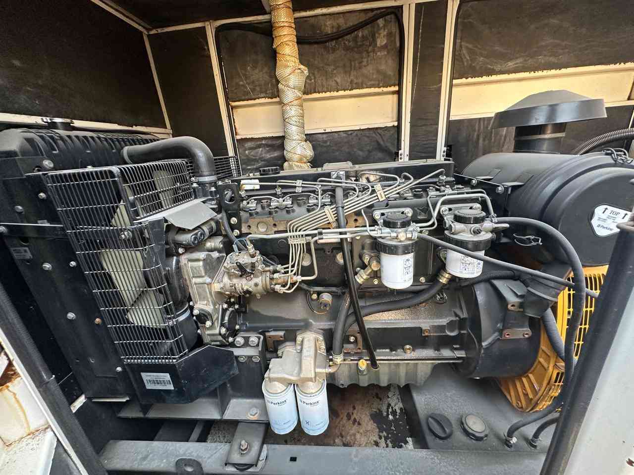 مولده للبيع بيركنز إنكليزي اصلي 100KVA مستعمل قليل راس توليد لوري سومر فرنسي كاتم شركه غدار للأستفسار على الرقم 

‏‭0772 710 1886‬
