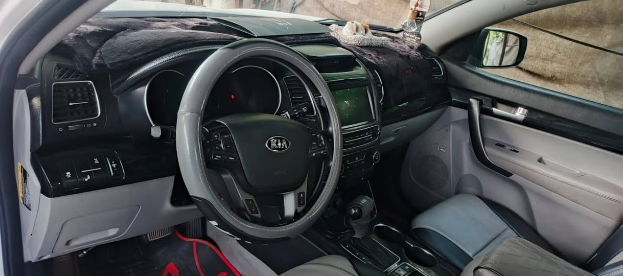 كيا سورنتو ٢٠١٥
Sx
6سلندر فول مواصفات  
كير ومكينة مكفولات
صور الحادث والسونار مرفقة بلمنشور 
مكان بغداد الحسينية 
السعر ١٧٠ $
وبيهة مجال  للستفسار الاتصال بلرقم ***********

