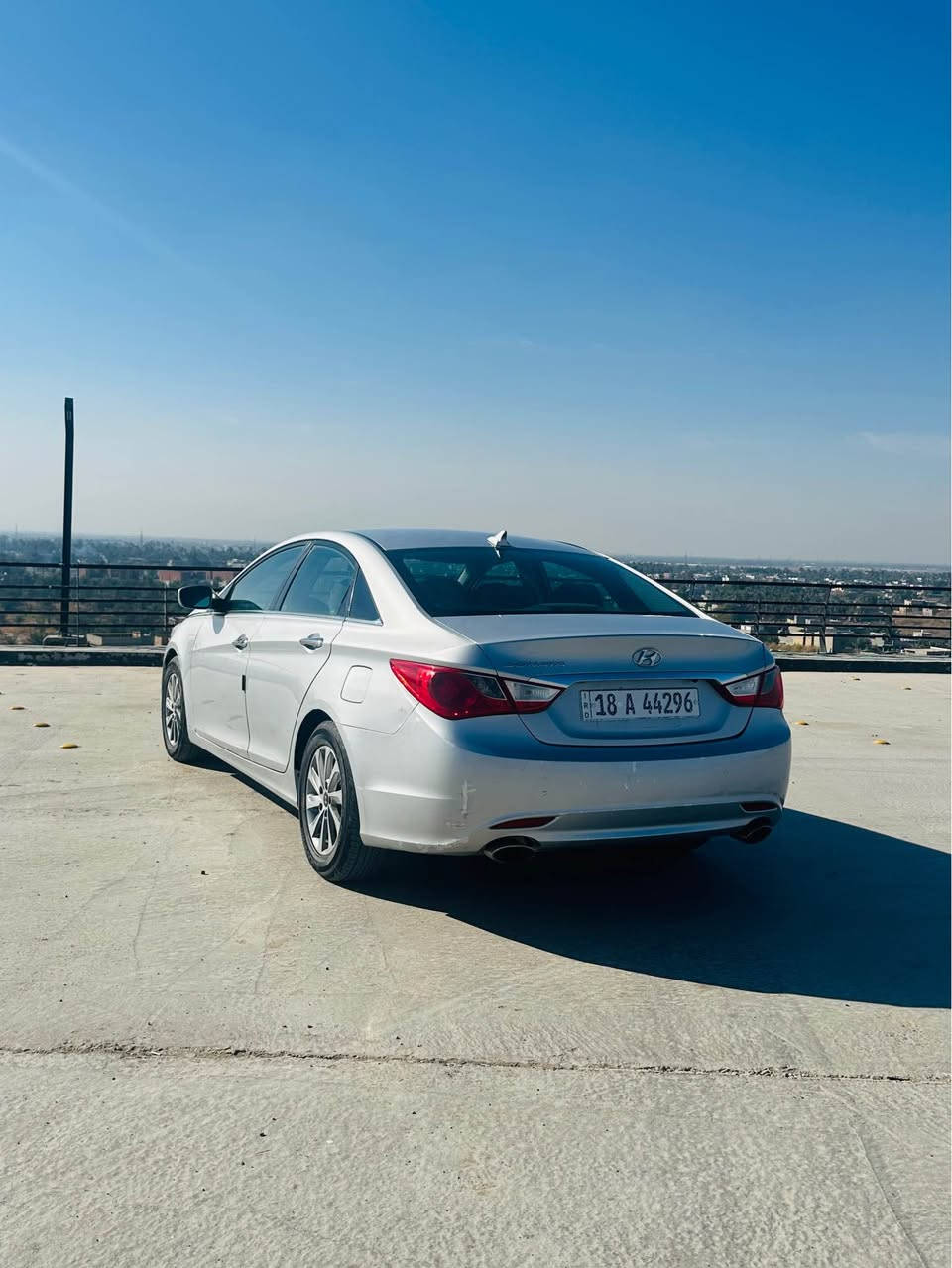 هونداي سوناتا 
موديل 2011 وارد امريكي 
اللون فضي  السياره مابيه اي جراد   السياره جديده وقطرت صبغ مابيه 
 حادثه  جدا بسيط الدعاميه وشويه من البنيد بارد 
السياره  مكفوله من الصبغ والتبديل فقط بيه مكانين  بارد بسيطات  
السياره بصمه  +بصمت ابواب 
حساسات  كراسي كهرباء شفتات استيرن دبل اكزوز شاشه كبيره  كامره  تحكمات  
السيارت فول عده الفتحه 
مكينه جديده كير جديد مكفولات من الفتح 
حداديه تخم تاير تبريد ثلج 
السياره جاهزه عله اخر شي اي نقص مابيه  
وكلش نضيفه وجديده 
مكان السياره حله حي الصحه 
رقم بابل انكليزي سنويه جديده  لل2031
السعر 110 
رقمي *********** حلة, بابل
