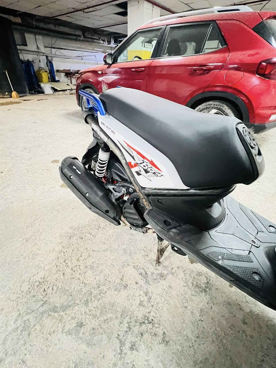 سلام عليكم شباب⚜️

سنكس جبلي للبيع لون ابيض⚜️
الدراجه كفاله عامه مابيه أي نقص المكينه بلاديه جيب فيتر⚜️ وفحص⚜️مكينه خرسه كفرات بلادي شلعه ومعدل⚜️
الدراجه ما متعوبه كهربائيات كله شغاله سلف لايت عالي ناصي سكن كيج بانزين⚜️

(المكان بغداد شارع فلسطين) السعر مليون150)وبيه مجال ⚜️

(الرقم***********) او مراوس حسب القناعه⚜️
