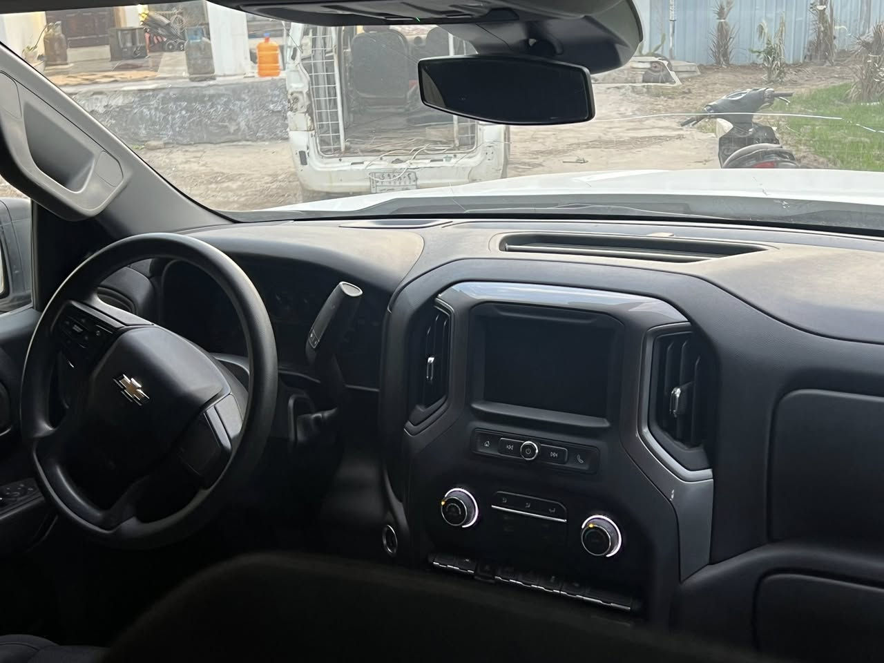 السلام عليكم
شوفرليت سلفرادو 

‏2022

مرقم وكامل

2700 توين تيربو

كير تعليك

كشن كهرباء

كشنات تدفئه

رادار خلفي

رادار امامي

 تحكمات ستيرن

مثبت سرعه 

تحديد مسار

لايت زنون

الحادث تبديل بنيد فقط الراديترات نفسهن

السعر ٢٦٥ وبيه   

للاستفسار والجاد بالشراء الاتصال ع الرقم

***********
