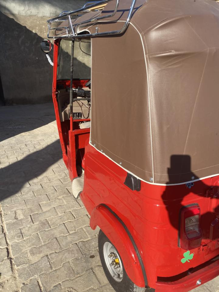 تكتك للبيع موديل 2018شهر 5تخم تايرات جبلي اصلي جاد رجديد مسجل وزرازير ويه من عده السوبايه السعر 5/500تحويل ثانيوم مكاني بغداد المحموديه حي العسكري الرقم ***********
