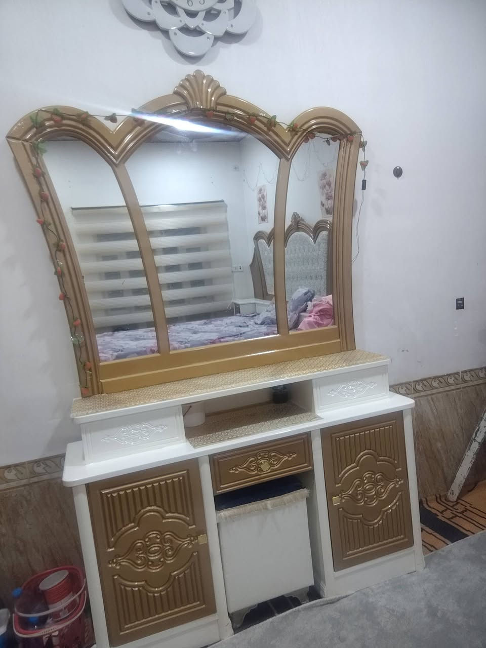 غرفة نوم 7 قطع مستعمل قليل جداً نضاف 99٪
تصميم تركي شغل عراقي من نوع الثقيل صبغ حراري  المكان ديالى جلولاء استفسار 👈🏻 ***********
