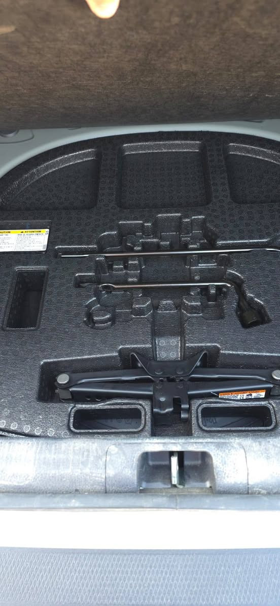 الوحش ياباني 6 سلندر V6 
كامري موديل 2024 Xse
 فل مواصفات vip
6سلندر ماشي ٦٠٠٠ سته الالف فقط
دبل سويج-بانوراما سقف اسود-لايت بك لايت زينون-بصمة -رادار-كاميرا ٣٦٠-هاند بريك بصمة-كشنات جلد تدفأة تبريد وخزن وضعيات الجلوس-داتا شو-شفتات ستيرن -تحديد مسار -حساسات امامي خلفي-تبريد قطعتين-شاحن وايرليس-شاشة كبيرة-ويل اسود قياس 19-وضعيات قيادة ٣- سستم سماعات صوت jbl- اضاءة داخليه-ستيرن هيتر -لايت auto
ضرر السيارة قطعة واحده فقط بدون ايرباك بدون دواخل مكفولة
رقم شمالي رقم مميز

رقم صاحب سيارة ***********
