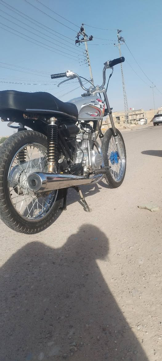 للبيع سعر 650 وبيها مجال
***********
