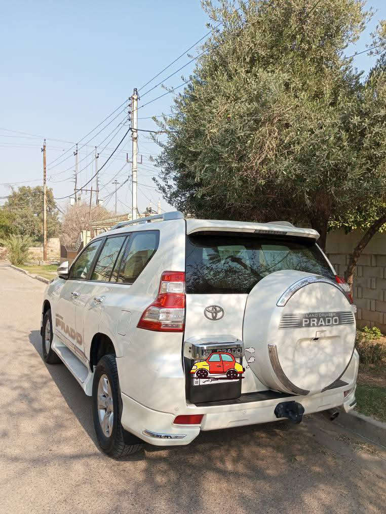 السلام عليكم
برادو 
موديل 2013
كويتي 
محرك 6 سلندر 
دبل تانكي  
رقم بغداد 

مواصفات 
فتحت سقف سلايد 
بصمه ابواب + بصمه تشغيل
كشن جلد 
اشاير بلمري المري شفط 
لد نهاري 
تبريد 3 قطع + تبريد شاشه 
حساس خلفي امامي 

السيارة مكفوله من الصبغ وتبديل وبارد 

شرط كير ومحرك مكفولات حدادية جديده تخم تأير جديد 

السيارة جديده        استخدام شخصي 

مكان السيارة بغداد الكرخ 

***********
