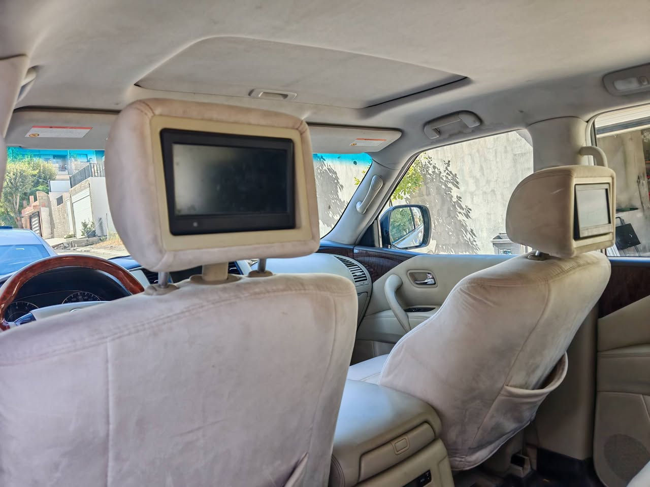 نیسان پاترول 2011محرک مرغوب seفول مواصفات بدون صبوغ ماشية 184000كيلو رقم اربيل للبيع   اومراوس سيارات شمالية فقط  مكان اربيل سعر 228 ***********
