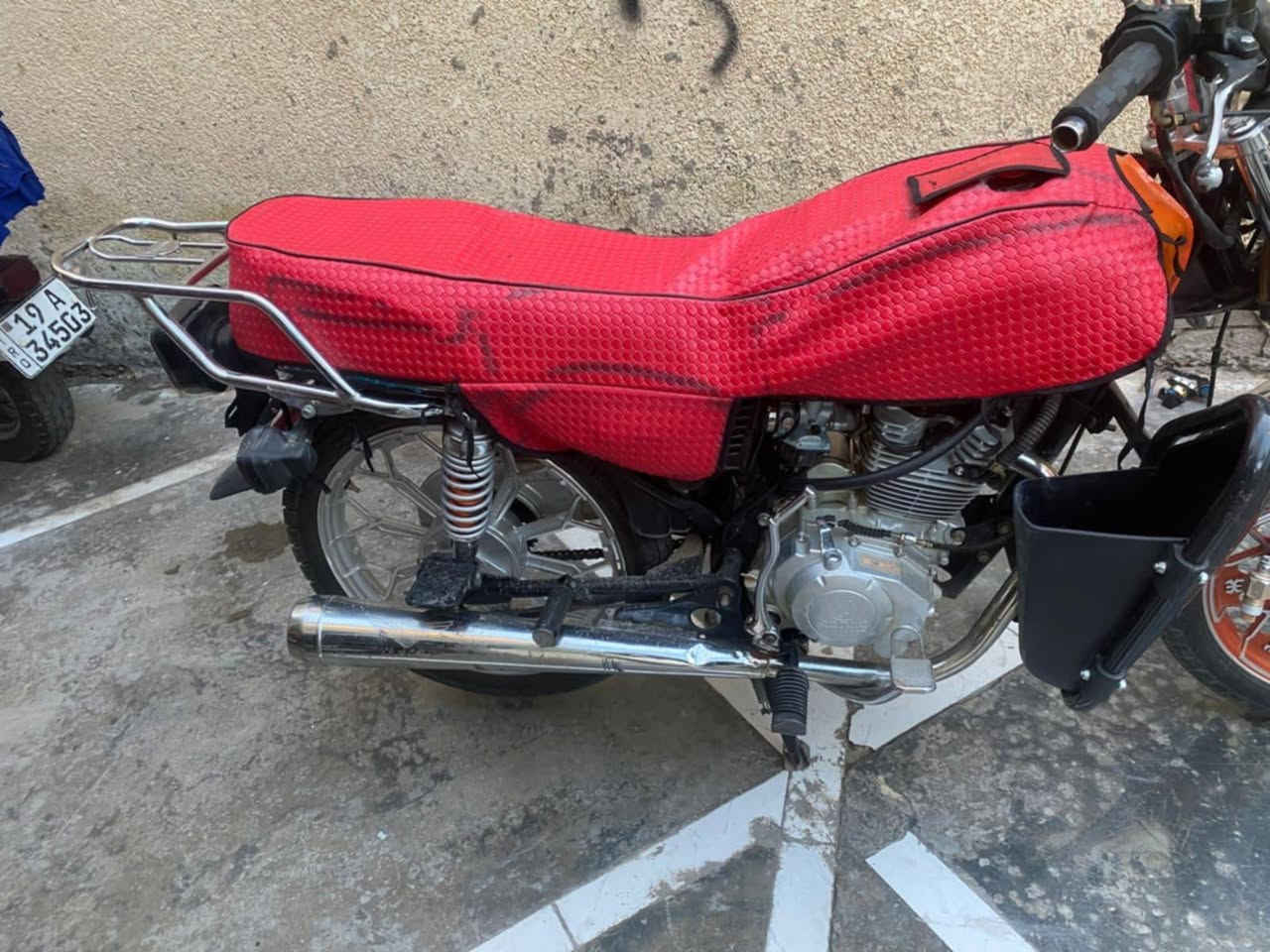 ايراني.... 2024 مكينة200cc
5كير نظيفة كهربائيات كشر مكينة مكفولة 
مكاني ألاعظمية السعر 600 
 ***********
