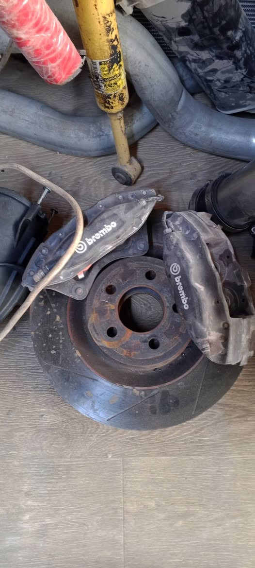 غراض موبار 
ويل دايتونا اصلي 
ثلاجه 6400
شوت موبار وكاله 5700.6400
شوته jlt 5700
شوته 3600k&n
سبير طوارئ
فجوج  برومبو4 بستم امامي خلفي 
فلنجات برومبو امامي خلفي 
ستيرنات srt 2014 وكاله
ستيرانات عادية 
حلوك صالنصه كورسا
جوينات شوته 6400 srt
اويل برثر 
كاج كان بلت سلفر 
ستيرن كاربون rpm بس ضايع obd
اي استفسار ***********
مكاني نفق الشرطة
