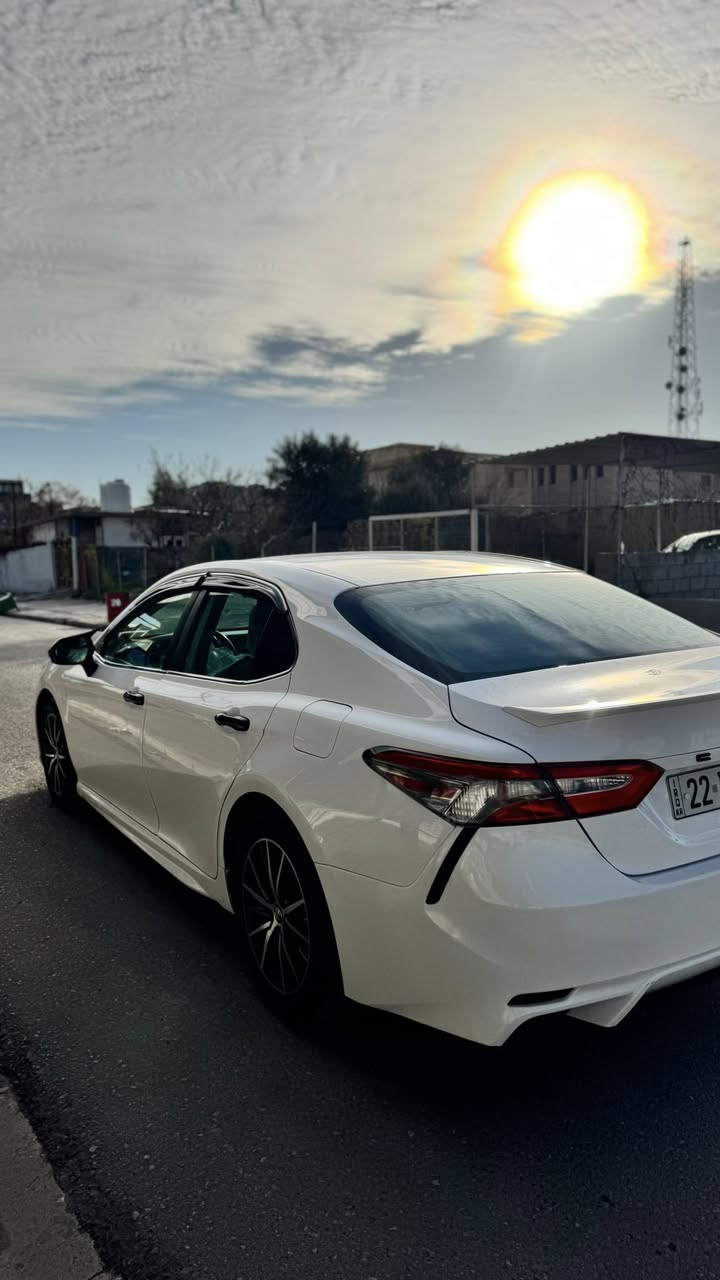 تيوتا كامري  موديل2019
مواصفات SE 

لون ابيض داخل اسود 

شاشة كبيرة 

تحكمات ستيرن 

رادار امامي 

ظرر جاملوغ وباب. امبدل شركة كلين سيار

بدون دواخل 

ماشيا201000 

بدون مرارسة بس بيع

رقم تلفون ***********
