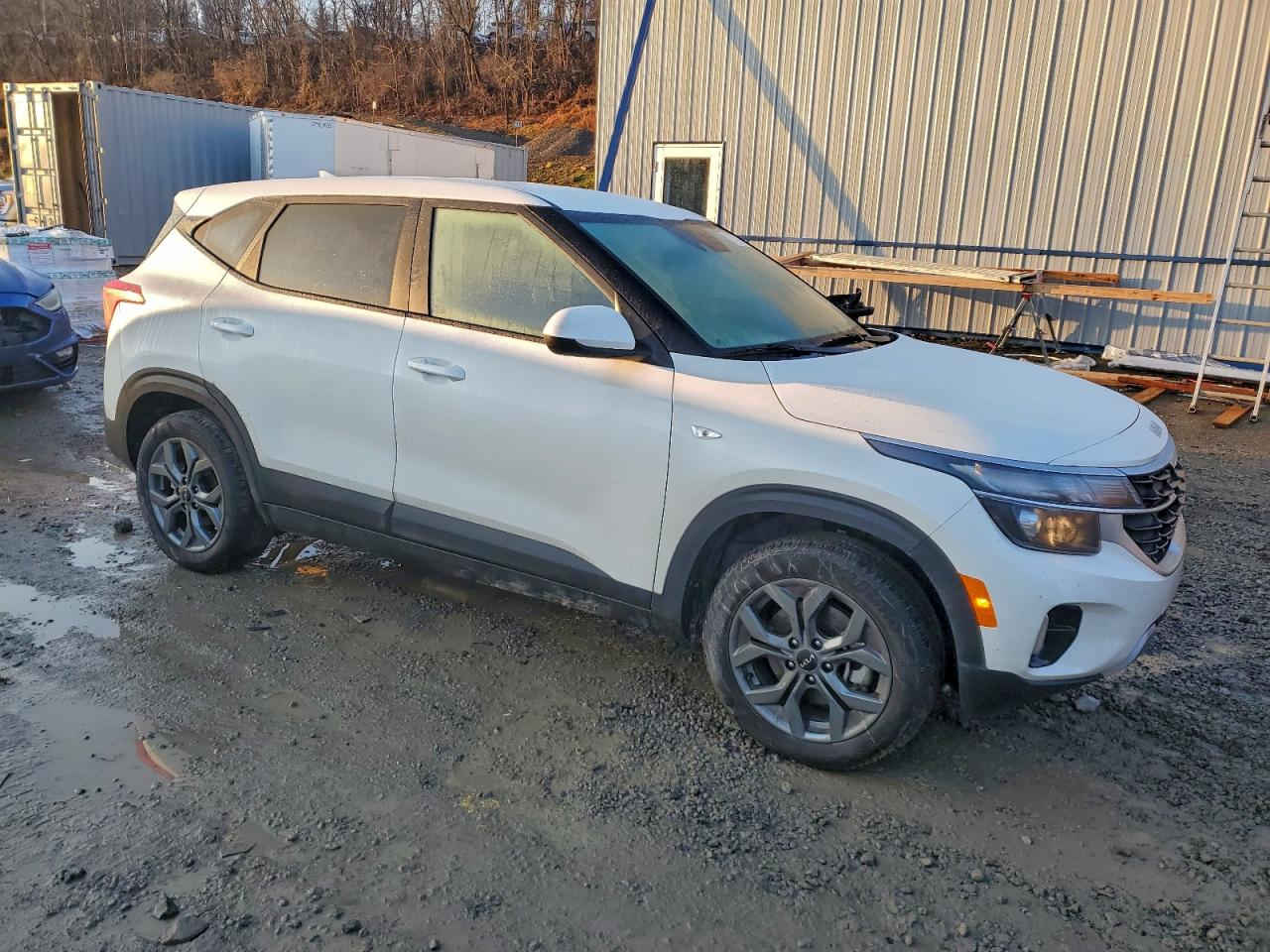 #أعـــلان_مــــــــــزاد #مكتب_بوابة_دبي
سعر نقل مخفض الى جميع الموانئ
ـ نوع السيارة : 2026 KIA SELTOS LX
ـ تاريخ المزايدة : 28/1/2026 الساعة 6:00 مساء 
ـ السعر : حسب تاريخ المزايدة المذكور أعلاه: 425$ دولار 
ـ الضرر والمواصفات : حسب الصور المرفقة
-جميع السيارات الهايبرد الكهرباء معفي
من الكمرك الضريبة والرقم مجاناً
ملاحـــظــة .. السيارات المعروضة داخل الصفحة هي مجرد نماذج بسيطة للمزاد
وللمزيد من المعلومات الحضور الساعة الرابعة عصرا الى مقر الشركة الكائن في:
شارع الحزام الاخضر المدينة المايئة- مقابيل حي العدالة #النجف_الاشرف
المكتب ***********
زيد الطفيلي***********
عبد الله الزاملي***********
للانضمام لكروب الواتساب اضغط ع رابط
https://chat.whatsapp.com/HEg5DTFOYCnFPwSoSvOuuq
