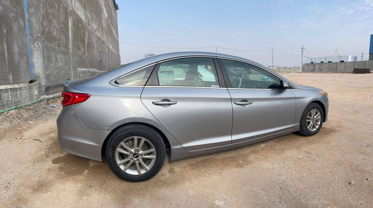 سلام عليكم سوناتا مديل ١٦ وارد أمريكي سياره طابه نسبت غرق خمسه بل ميه تعمل وتسير بيهه صبغ ربع جاملغ امامي وبارد بل صندوك سياره جديده معنه كلمه كير محرك كفاله ذي قار مشروع وطني بسمي السعر ١٢٠ وبيهه مجال وبيهه رصعات خفيفه رقم *********** مكاني بصره
