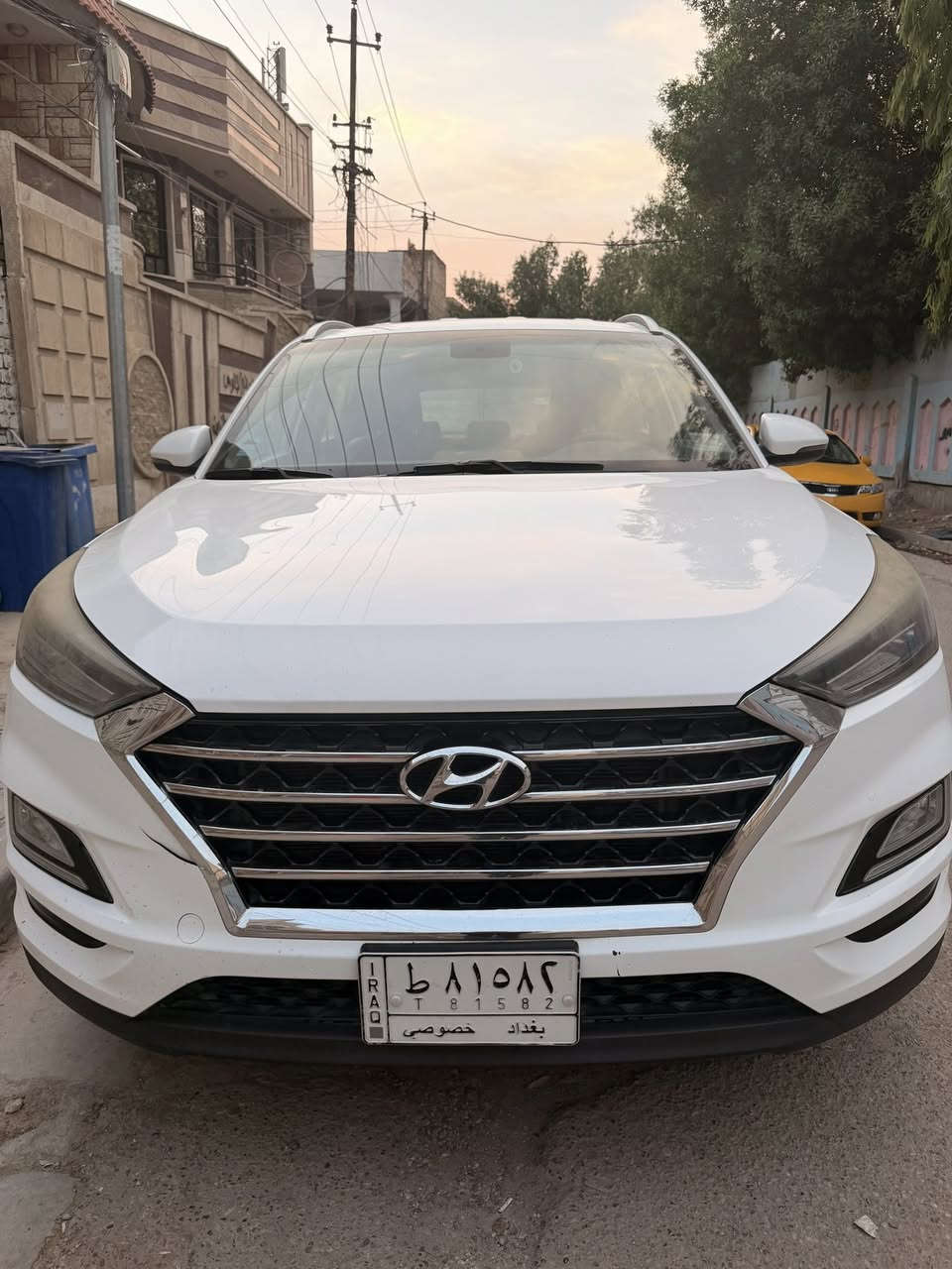 هونداي توسان 2019 خليجي
عداد 81 الف حقيقي 
محرك 4 سلندر دوش
داخل جلد
تحكم ستيرن
حساسات
بصمة تشغيل ابواب
شاشة اصلي 
اشاير بالمري 
مري شفط وترحيب عند الاقتراب 
كامره خلفيه
مقاعد 2 كهربا
داخل صاج اصلي 
يدات نيكل اصلي 
ويل كب 19 
5 عدسات
3 انظمة قيادة
دبل لد امامي ولد خلفي 
كشافات زينون
دبل ايرباك
انارة ترحيب
انارة يدات
السعر 200$
***********
