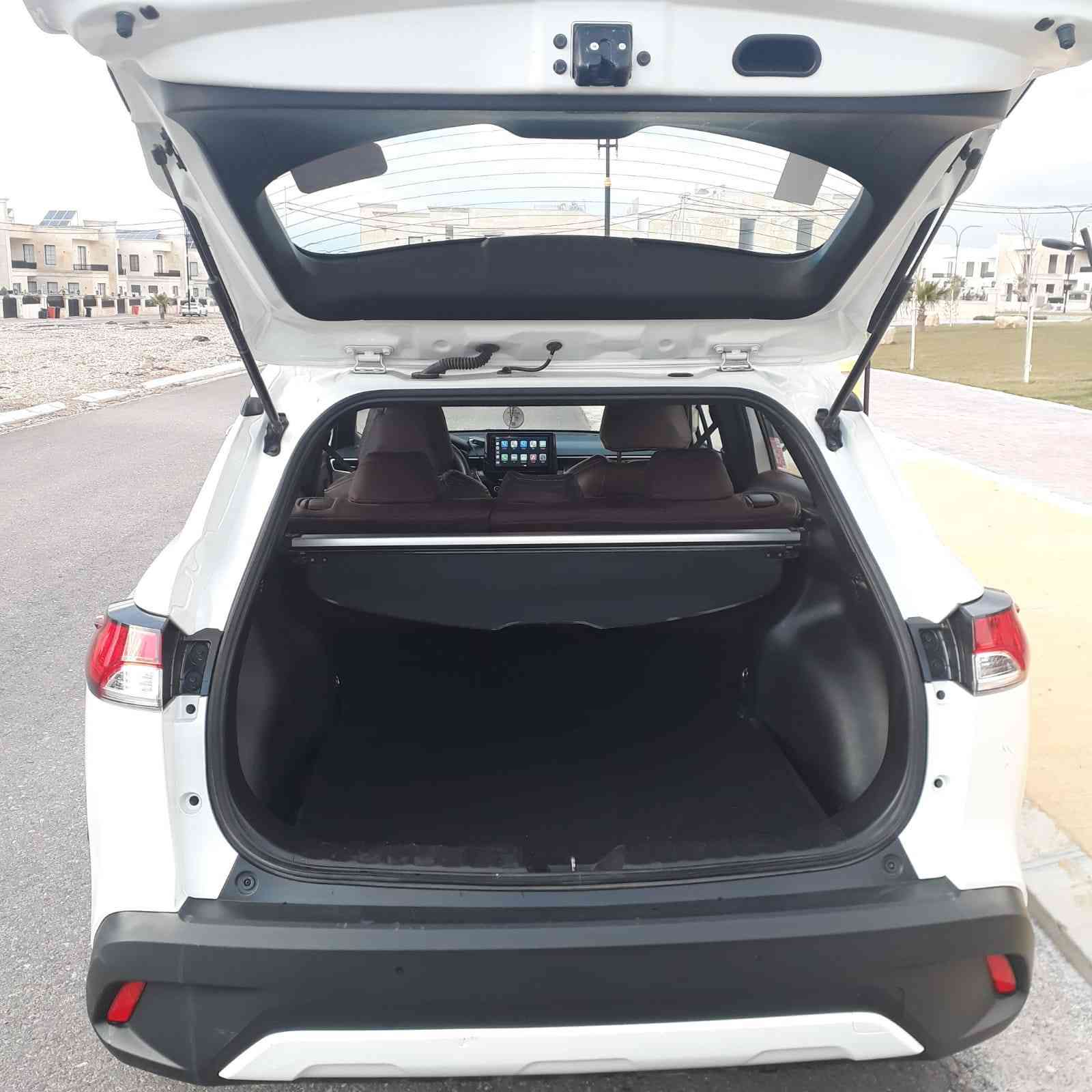 كورولا كروز تايوان اصلي
الموديل: 2024
 • المحرك: 1.8 لتر هايبرد
 • ماشية 47000
 • وضعيات قيادة متعددة
 • نمط القيادة الكهربائية (EV Mode)
 • مانع انزلاق (Traction Control)
 • حساسات خلفية لسهولة الركن
 • كشافات أمامية بعدسة
 • أضواء هالوجين
 • إشارات مدمجة في المرايا الجانبية
 • نظام دخول ذكي (بصمة)
 • تبريد مزدوج (قطعتين تبريد)
 • تحكم منفصل بالمكيف للجهتين
 • جنوط (ويل كاب) قياس 17 إنج
 •السيارة داخل ضمان جيهان موتورز كير ومحرك وكهربائيات
•السيارة بدون صبغ.. شخط صغير دعامية وخلفي مثل الصورة..السنوية منتهية
رقم الهاتف مع واتساب
*********** أربيل, العراق
