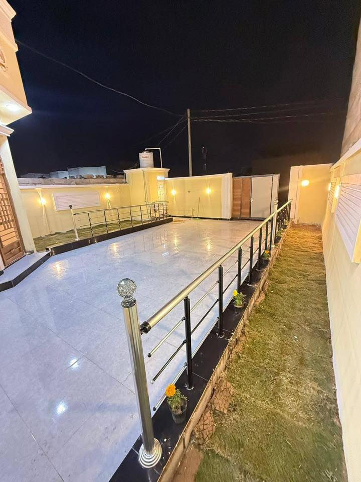 #اسعد_الله_اوقاتكم_بكل_خير⁉️👋🏼
*********** صادق 
دار سكن للبيع بناء 2025

#المساحه 300 متر  عن التبليط 30 متر 

#جنس_العقار :: طابو ملك صرف زراعي باسم عراقي سند 25 

#العنوان :: البصره أبي الخصيب قرب المحكمه الجديده
 موقع راقي

#يحتوي البيت على ثلاث ٣ غرف منام كبار
و ديوان
و مطبخ و صاله
و مناور عدد 2
و صحيات داخلي وخارجي  و كراج سياره
ويحتوي على حديقتين 🌲🌲

#البيت جاهز من كلشي تستلم البيت عنده المكاتبه
كامل من مقطوره و كيزر و ماطور
جيب اثاثك و اكعد
و الف عافيه الي ياخذه

جميع الخدمات متوفره ماء كهرباء  
#السعر ((128 مليون وبي مجال 
#للاستفسار الاتصال على الهاتف 📳📞
📳 ***********)📳
