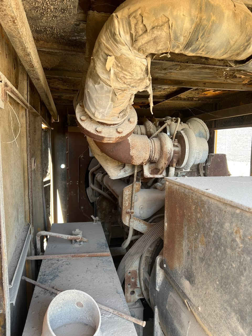 للبيع بيركز 4006
جنريتر 800kv

متروكه صار فترة 
عايزه انجكترات
مكانها ديوانيه 
***********
