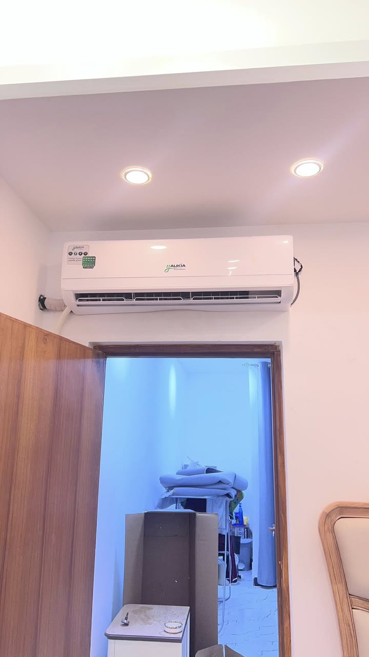 نصب سبالت   وصيانه و تنظيف كافة أنواع أجهزة التبريد موقعياً و بكادر متخصص مع الضمان  .. 👷🏻‍♂️

يعنى عندك صيانة أو تنظيف لا تحتار   سبلتك مابي برودة لا تحتار سبلتك دفع الهواء ضعيف لا تحتار، إتصل بينا و راح نجيك لباب بيتك .. 

   ماعليك فقط الاتصال بمركز خدمة العملاء  على الواتس اب  

***********

🟥  تنظيف موقعي  لجميع الدوائر والشركات مع الضمان 
🟥 صيانة - شحن غاز مع الضمان - نصب - غسل 
عمل فاكيوم ..
***********
