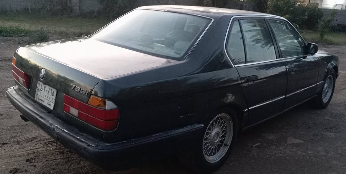 سلام عليكم 
بي ام 735 موديل 92 رقم بغداد بجم عريض كهربائيات شغاله تبريد شغال غرفه جديده صدر امامي خلفي جديد كير ومحرك 
 خير من الله تخم تاير جديد 
السعر 35 وبيهه مجال 
المكان بابل المسيب طريق ابو الجاسم 
الرقم ***********
