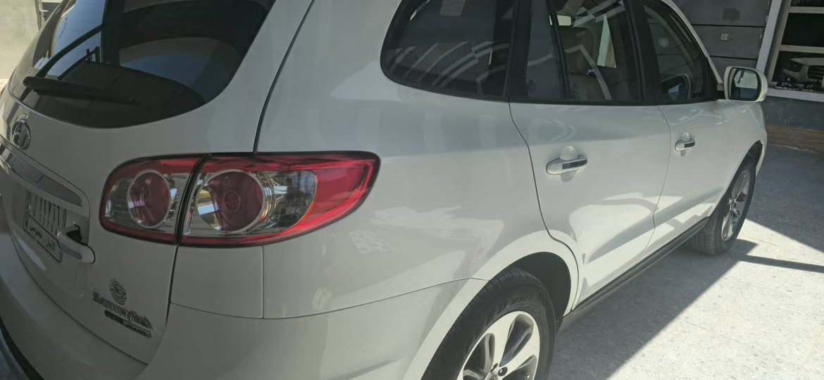 السلام عليكم سنتافيا ٢٠١٢ خليجي ٧ راكب فول واحد على واحد مكفوله كفاله عامه رقم انبار دولي كير ومحرك وكشر مكفول يعني مكفوله من الرقم للرقم ماشيه ١٥٠ تخطم تاير وباتري جديد اشاير بالمري تبريد ٣ قطع سياره مالت بيت  وجديده بمعنى الكلمه 
العنوان الرمادي والسعر ١٨ ونص الشراي يتفضل والي مو شراي لايعلق لطفا 
***********
