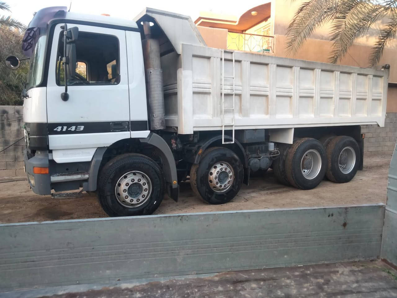 اكتروس للبيع موديل 2002/3243كير كهربائي ***********
