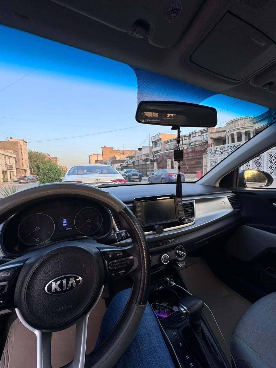 بيع مستعجل 
كيا ريو 2020
رقم بغداد الماني 
وارد امريكي حادث بنيد فقط بدون دواخل 
سياره جاهزه كل نقص مابيها 
بيها قطع صبغ ابيع حزام 
مكاني بغداد القاهره الموال قرب كنافة النابلسي
السعر 95 ورقه بيها مجال بسيط 
*********** بغداد, العراق
