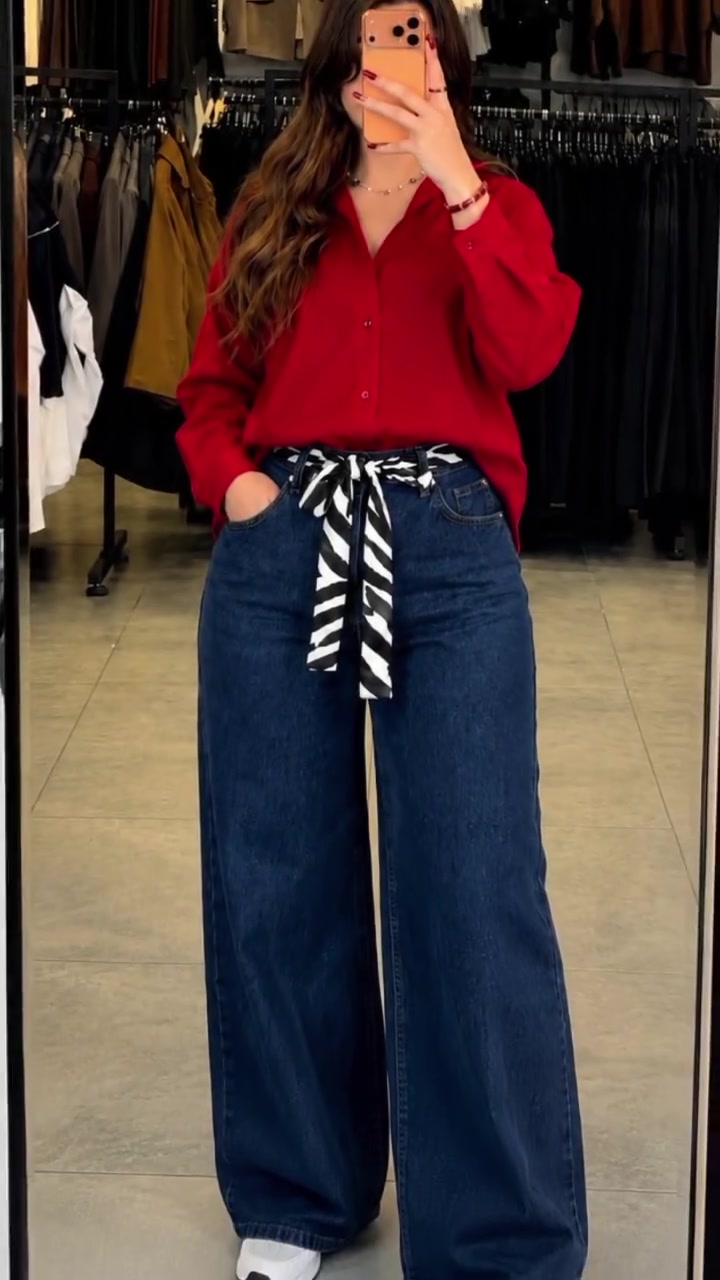 بنطلون بَكي ترند 2026 😍❤️

ستايل عصري بقصّة Baggy الواسعة المريحة، يمنحك إطلالة كاجوال أنيقة ومواكبة للموضة. 👖

✔️ قماش جينز تركي 🇹🇷🇹🇷 عالي الجودة، ناعم ومريح باللبس اليومي.
✔️ قصّة واسعة حديثة تعطي حرية بالحركة 💕
✔️ خصر مريح مع حزام قماش بدزاين أنيق يضيف لمسة عصرية.
✔️ سهل التنسيق مع القمصان، التيشيرتات والسبورتات 

القياسات / 38 / 40 / 42 / 44 / 46 / 48 / 
السعر 17  الف 
🚘 يوجد خدمة توصيل لجميع محافظات العراق ٤ الاف 🚘


**إذا كنت صاحب هذا الإعلان وتريد حذفه لأي سبب، رجاءا أرسل رسالة إلى الدعم الفني**