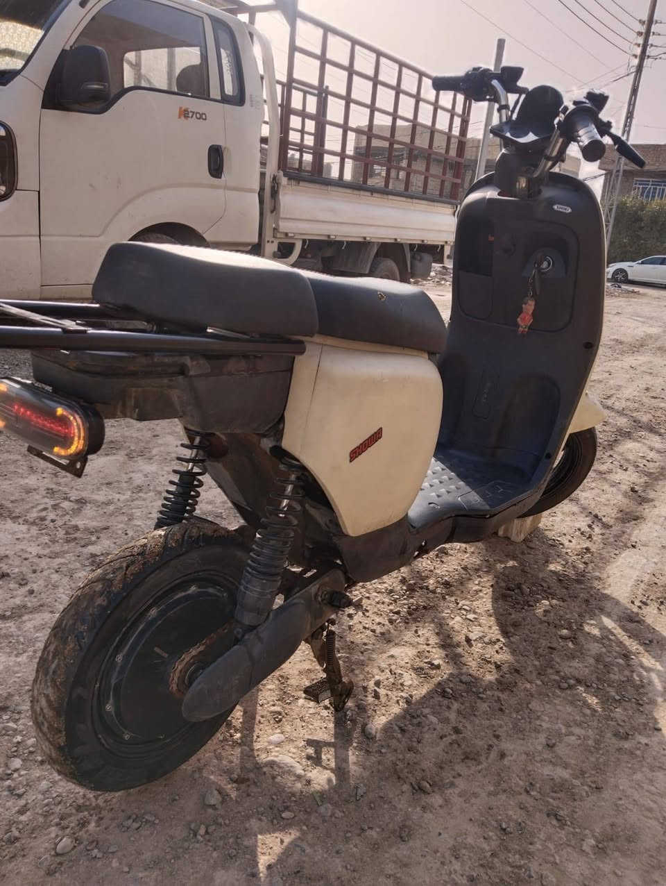 السلام عليكم دراجه ريان للبيع او مرواس باكبر
 5 بطاريات كبار
 ملف 1000واط
+ دبل اشاره و ضوة عالي وناصي هورنهه قوي تمشي 50
 مشتريه ب 625 مواصفاتهه حلوة سعرهه 375 بيه مجال مكاني  كفائات السيديه 
للتواصل  ***********
