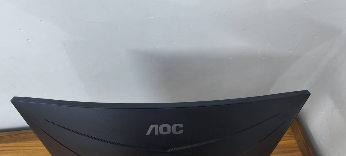 شاشة ألعاب AOC Gaming مقاس 32 بوصة.
الدقة: عالية الدقة FHD 1080p.

معدل التحديث: 165 هرتز لأداء سلس أثناء اللعب.

زمن الاستجابة: 1 مللي ثانية 

التصميم: شاشة منحنية 

مستخدم نظافه 99٪ 

السعر 350 ألف 

مكاني البصره شط العرب 

ما عندي توصيل.


**إذا كنت صاحب هذا الإعلان وتريد حذفه لأي سبب، رجاءا أرسل رسالة إلى الدعم الفني**