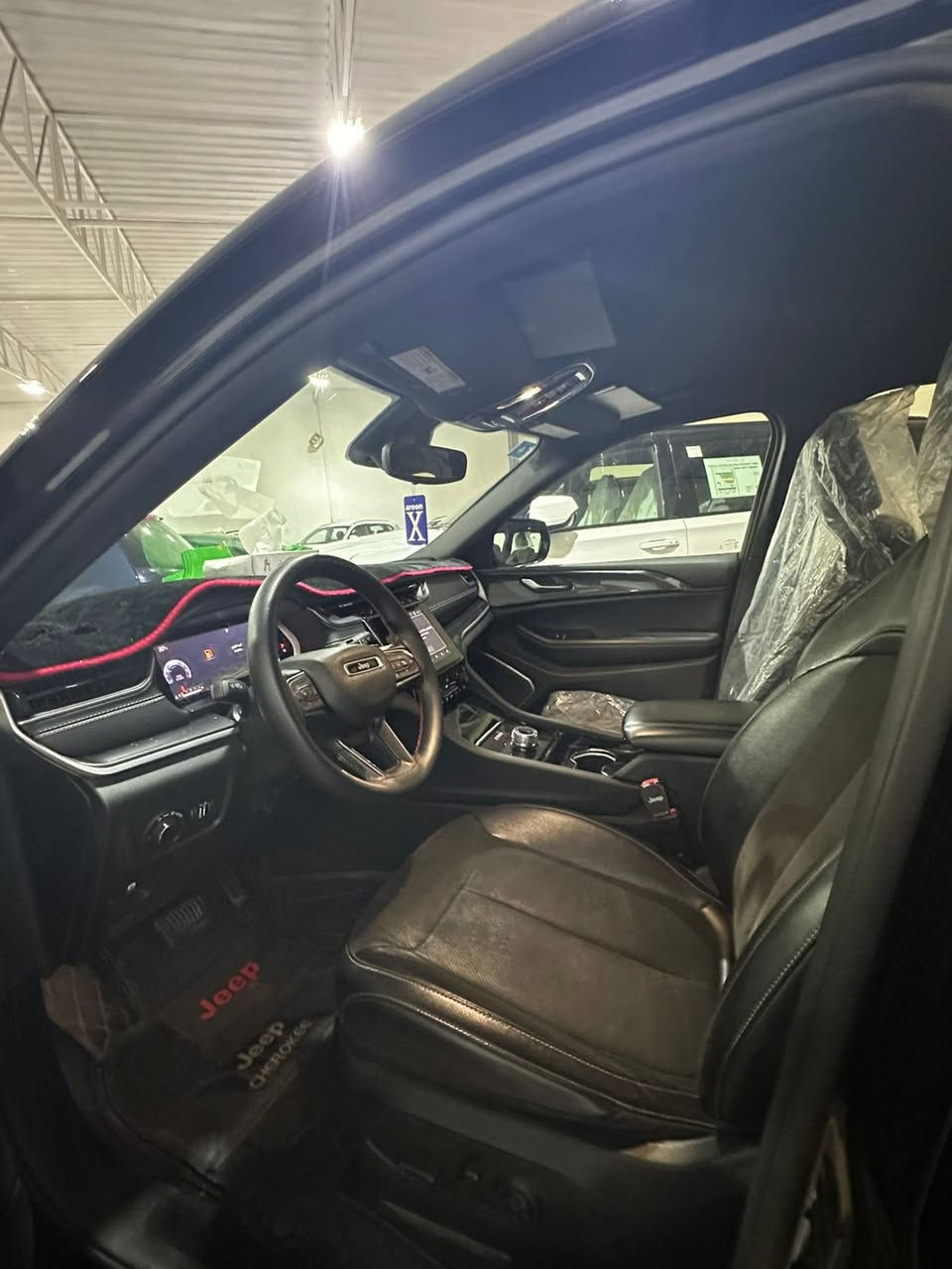 السلام عليكم اخواني و اخواتي جيب 2022 سياره وراد امريكي الحادث جاملاغ و بنيد 
المواصفات
مقاعد جاد 
7راكب
كراسي خلفي منفصل
4كراسي تدفىه وتبريد
رادار امامي و خلفي
رادارات جانبيه
تحديد مسار
3ووضعيات تحكم في الررادار      
باب خلفي كهرباء
شاحن واير ليس
بصمه وتشغيل عن بعد
الممشى/::/68الف
السعر//225قفل
الرقم/-***********
