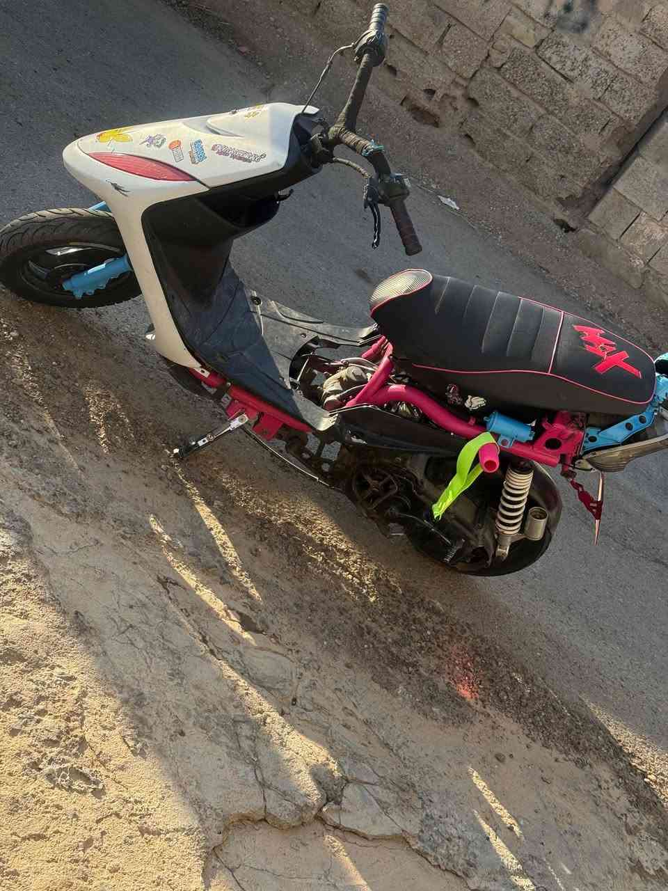 ماكس ٤٩ مال لعب للبيع

شاصي لون وردي مميز🩷
تطعيمات لدبلات وقطع اخرى لون بحري🩵
مكينه مكفوله من تنقيص وتبخير. شغاله هندر وسلف نقصها باتري. السعر ٣٠٠ مكاني رمادي


**إذا كنت صاحب هذا الإعلان وتريد حذفه لأي سبب، رجاءا أرسل رسالة إلى الدعم الفني**