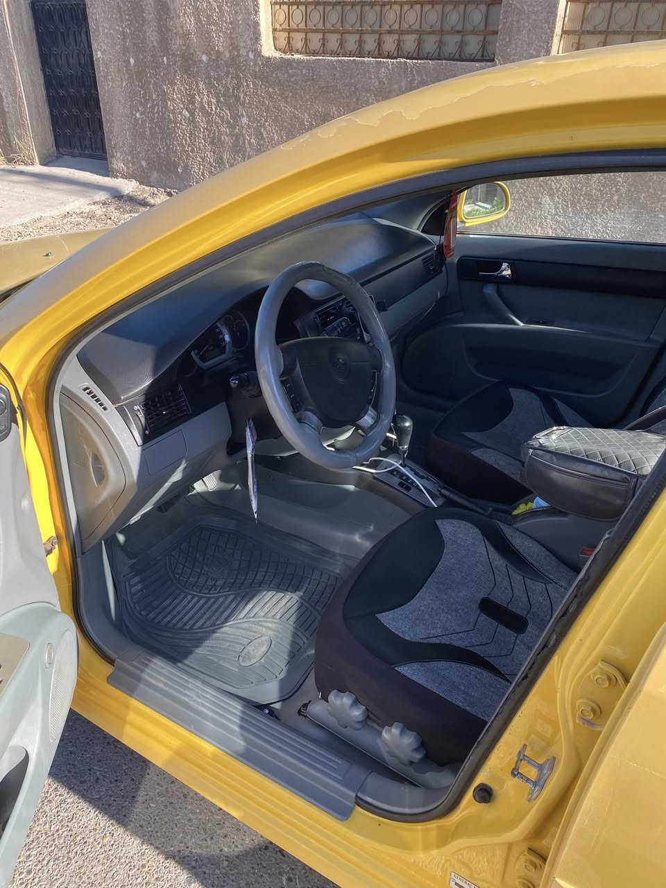 سلام وعليكم أوبترا 2012شركة العامه ماشيه 185بدون حادث  بدون صبغ بس لكلير مال لصبغ مكشر تخم تاير صدر امامي خلفي كله جديد أي نقص مابيها العنوان بغداد السعر 70ومجال كلش قليل ***********.     أو مراوس بخصوصي أوبترا فقط
