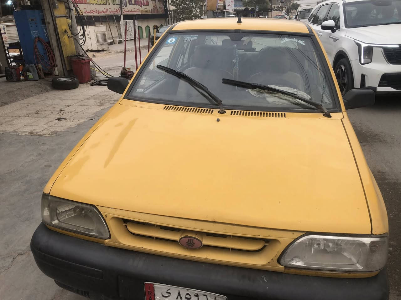 السلام عليكم سيارة سايبا موديل 13محرك وكير نضيفات الشواصي نضيفات والكشر هاي الصورة مالتة السعر 28
***********
