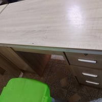 ميز مكتبي • جديد
