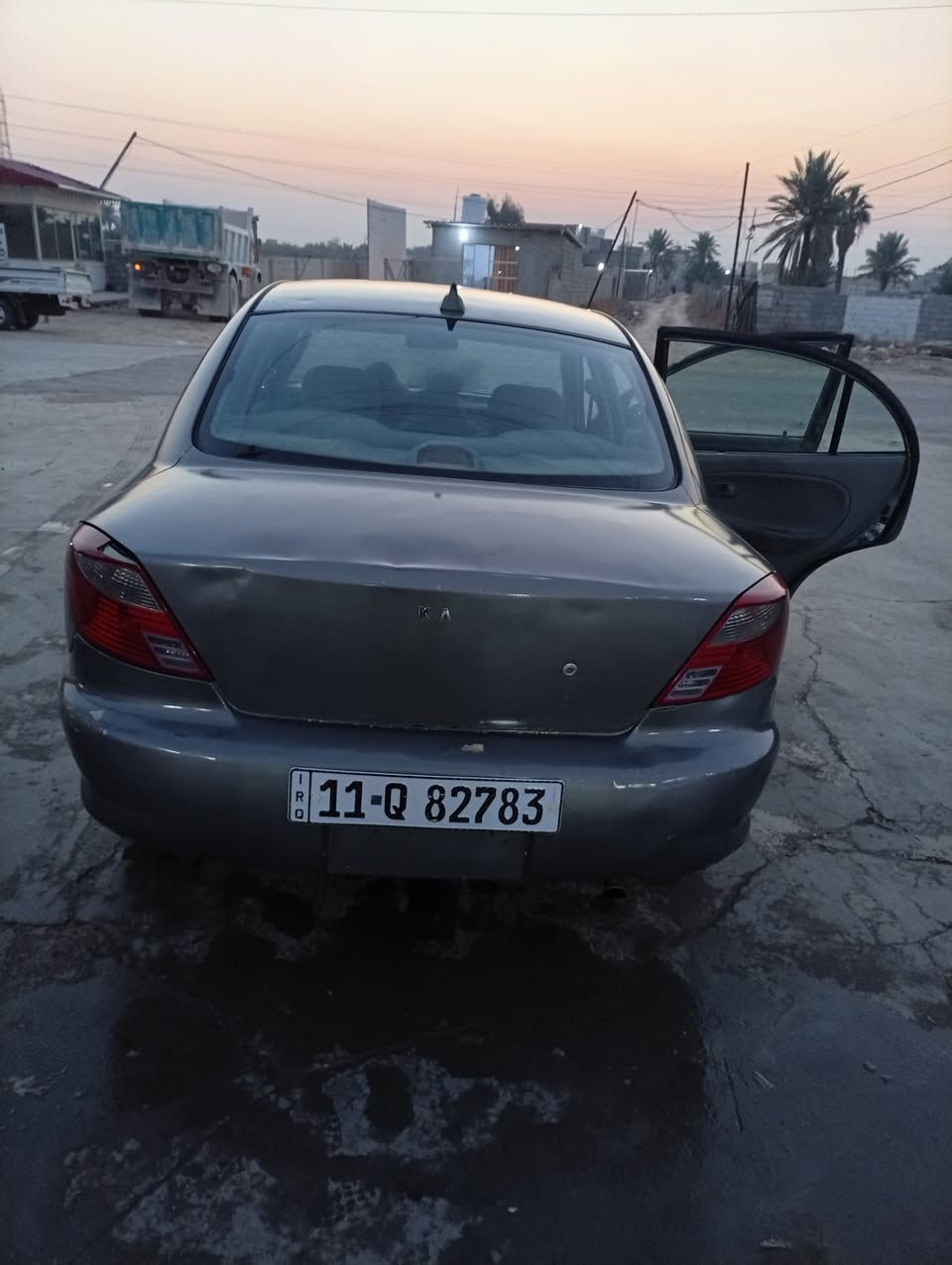 للبيع كيا ريو 2003 محرك جديد صدر امامي وخلفي جديد تخم تاير جديد السعر 40 وبيه مجال اتصال على الرقم  ***********0
