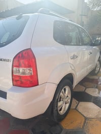 توسان موديل 2010 بغداد الدولي مكفولة كفالة عامة تخم تاير سيارة ما ناقص...