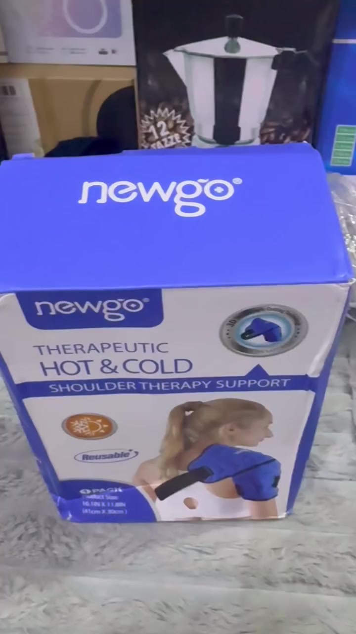 دعامة كتف للعلاج بالحرارة والبرودة من العلامة التجارية Newgo.
الاستخدام: مصمم لتخفيف آلام الكتف، الإصابات، تصلب العضلات، التورم، والالتواءات باستخدام العلاج الساخن أو البارد. 
المميزات: قابل لإعادة الاستخدام، مرن، ويتميز بغلاف مسامي وقابل للفصل لسهولة الاستخدام والتنظيف

السعر 15 الف 
يتوفر توصيل لجميع المحافظات


**إذا كنت صاحب هذا الإعلان وتريد حذفه لأي سبب، رجاءا أرسل رسالة إلى الدعم الفني**