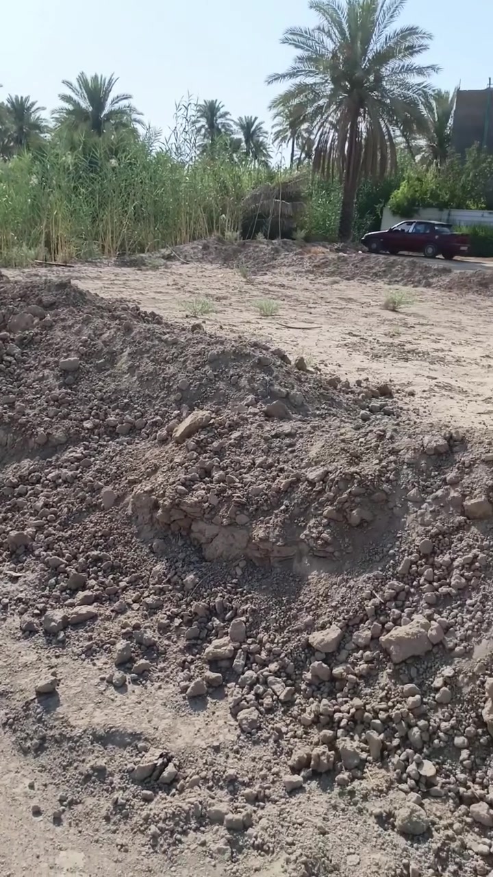السلام عليكم ورحمة الله وبركاته
يعلن مكتب الخفاجي للعقارات عن بيع
قطعة أرض طابو زراعي سند ٢٥ 
تحويل مباشر
المساحة ٥٥٠ متر 
ركن خلف سكت القطار 
التفاصيل داخل الفيديو
الاستفسار يرجى التواصل ع الأرقام التاليه 
أو زيارت مكتبنا الكائن في حي الجمهور
***********
***********
