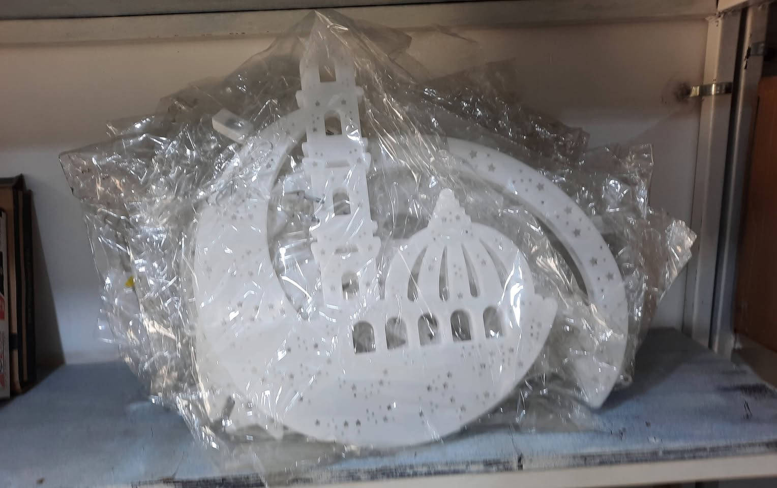 سلام عليكم مواد للبيع كهربائيه متنوعه او انشائيه العنوان بغداد مع قوائم المواد والاسعار رقم الهاتف ***********
